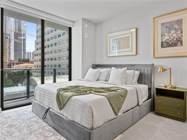 property at 121 NE 5th St