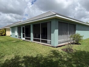 515 South Valencia Cir SW in Vero Beach, FL - Building Photo - Building Photo