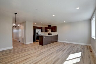 7435 Denman Ct in White City, OR - Building Photo - Building Photo