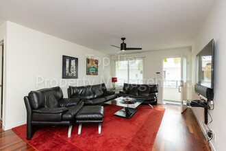 317 Pine Ave in Carlsbad, CA - Building Photo - Building Photo