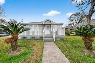 521 Alford St in Baytown, TX - Building Photo