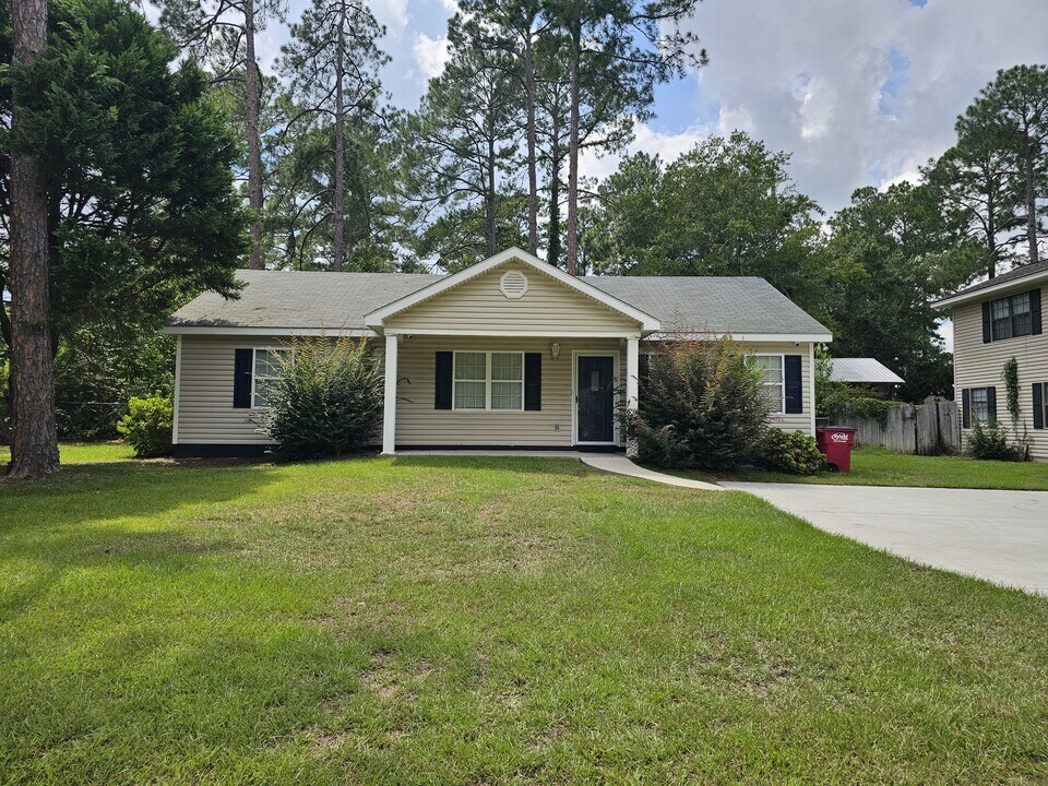 2602 Davis Ave in Tifton, GA - Building Photo