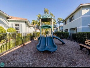 2302 Center Stone Ln in Riviera Beach, FL - Foto de edificio - Building Photo