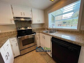 1255 Detroit Ave in Concord, CA - Building Photo - Building Photo