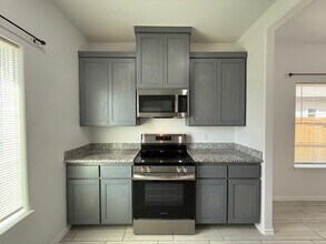 5819 Colegio Ln in Laredo, TX - Building Photo - Building Photo