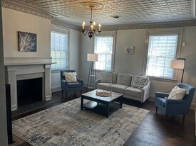 812 Pollock St, Unit Downtown Pollock St Gem in New Bern, NC - Building Photo