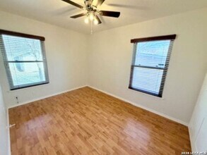 2323 Spicewood Dr in San Antonio, TX - Building Photo - Building Photo