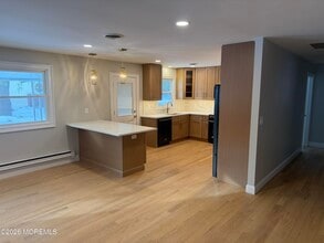 8A Canton Dr in Manchester Township, NJ - Building Photo - Building Photo