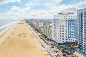 27 Atlantic in Virginia Beach, VA - Foto de edificio - Building Photo