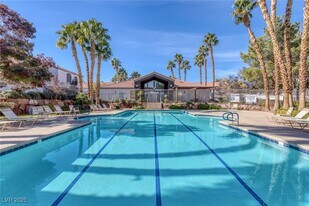 700 Carnegie St in Henderson, NV - Building Photo