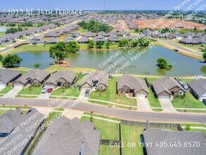 1013 NE 34th Terr in Moore, OK - Building Photo - Building Photo