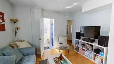 50 Derby St, Unit 50 in Somerville, MA - Building Photo - Building Photo