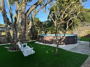 5131 SW 6th St in Margate, FL - Foto de edificio - Building Photo