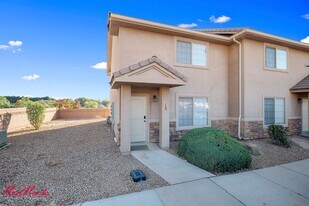 450 W 200 S in Washington, UT - Building Photo