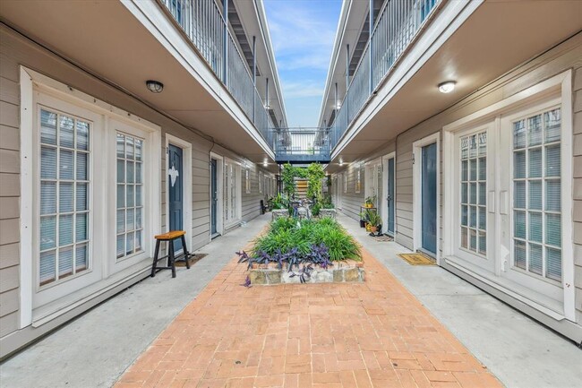 property at 2202 Park St