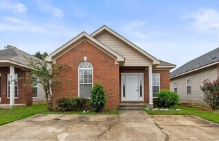 9729 Moonlight Dr in Tuscaloosa, AL - Building Photo
