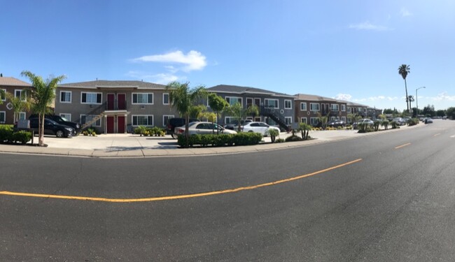 934 O St in Lathrop, CA - Building Photo - Building Photo