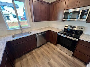 3667 Ford Dr in Medford, OR - Building Photo - Building Photo