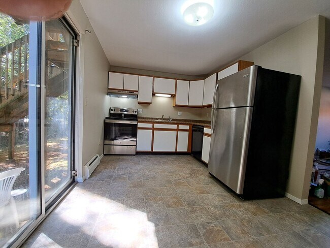 64 Converseville Rd-Unit -18 in Rindge, NH - Building Photo - Building Photo