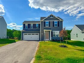 14 Trailhead Rd in Henrietta, NY - Building Photo