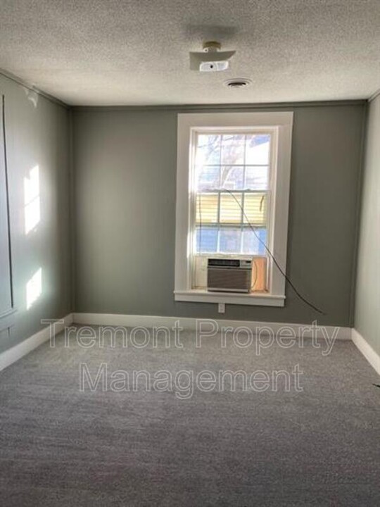 728 Indian Ave in Rossville, GA - Building Photo