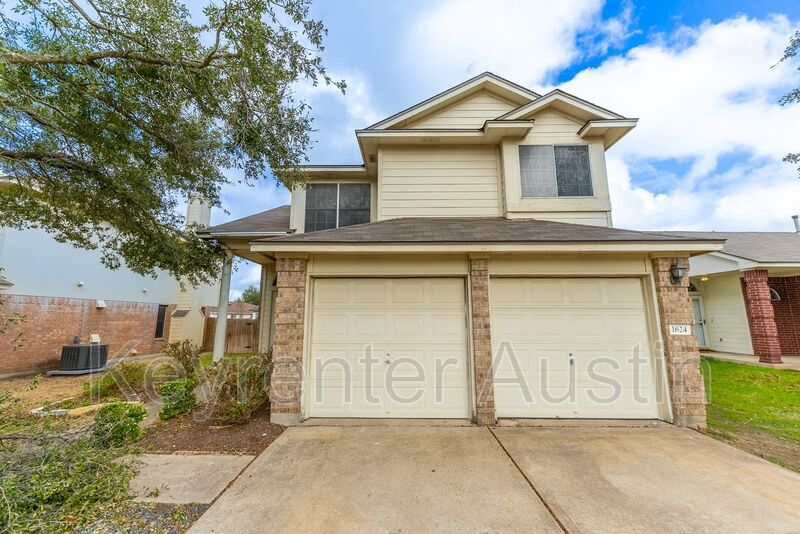 1624 W Pflugerville Pkwy in Round Rock, TX - Building Photo