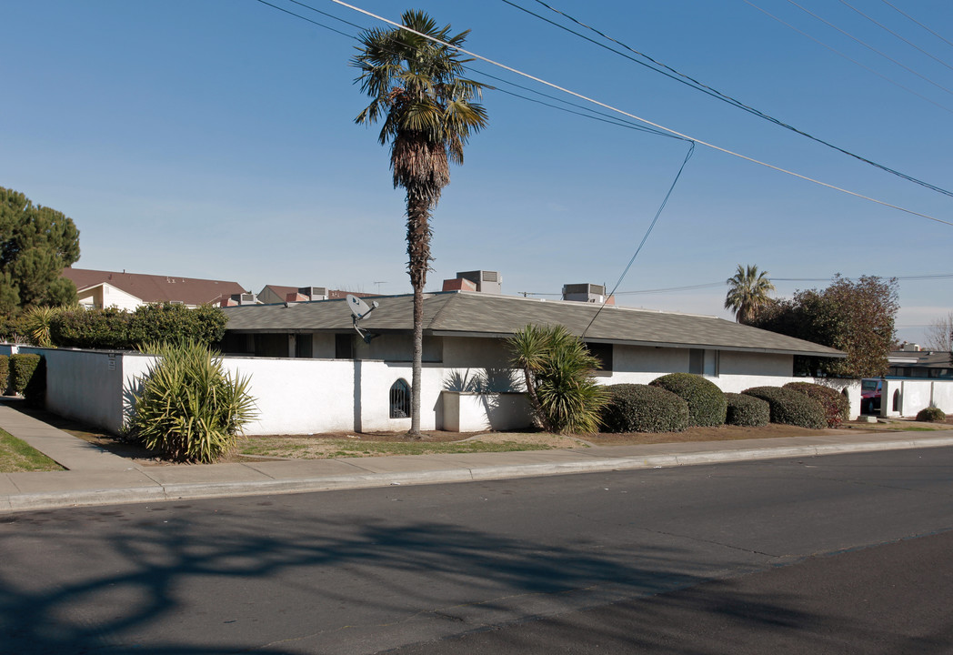 2631-2635 Lawrence St in Ceres, CA - Building Photo