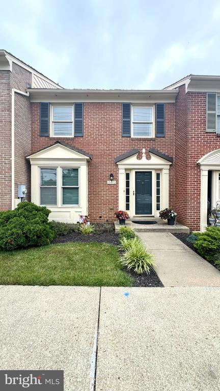 property at 15402 Manor House Terrace