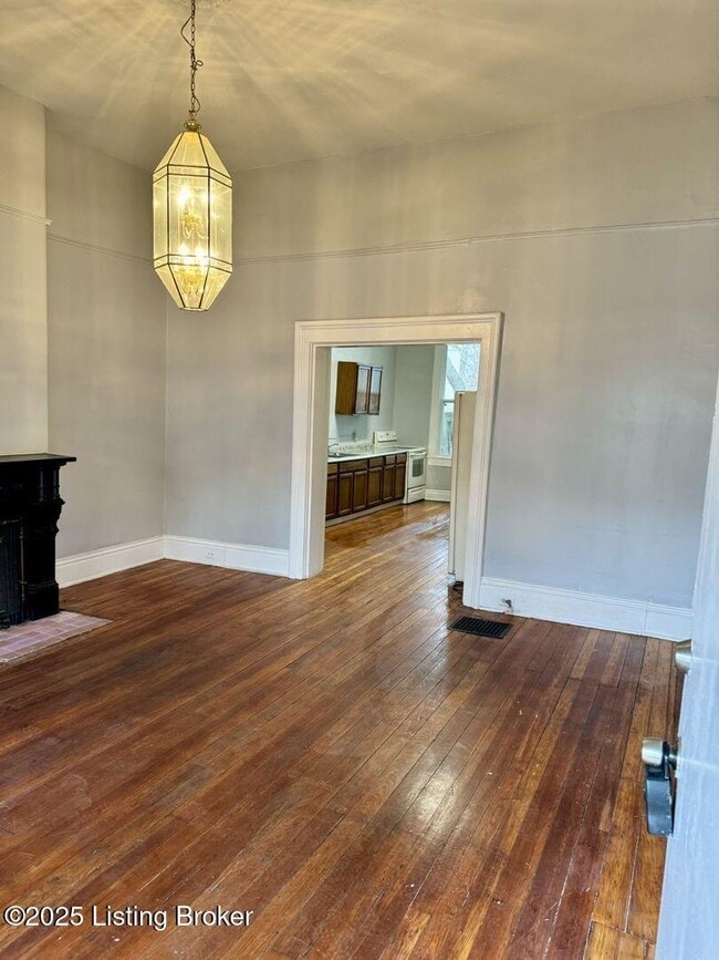 property at 1236 S Floyd St