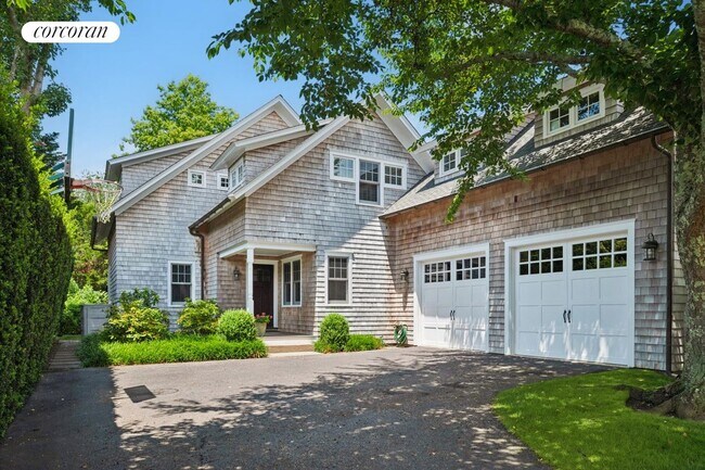 29 McGuirk St in East Hampton, NY - Foto de edificio - Building Photo