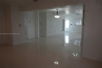 3285 NW 97th St in Miami, FL - Building Photo - Building Photo