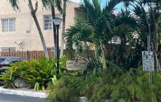 8410 SW 154th Circle Ct, Unit 626 in Miami, FL - Building Photo