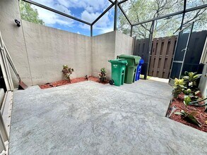 12307 NW 13th Ct in Pembroke Pines, FL - Foto de edificio - Building Photo