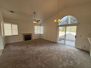 316 Stamper Cir in Suisun City, CA - Building Photo - Building Photo