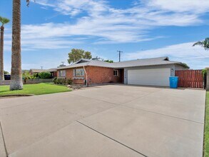 3619 W Stella Ln in Phoenix, AZ - Building Photo - Building Photo