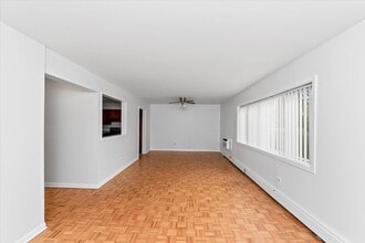 600 McKinley Ave, Unit 101 in Mundelein, IL - Building Photo - Building Photo