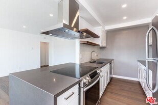 8710 Delgany Ave in Los Angeles, CA - Building Photo