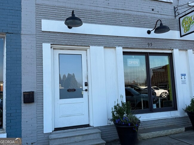 95 W Franklin St in Hartwell, GA - Building Photo - Building Photo