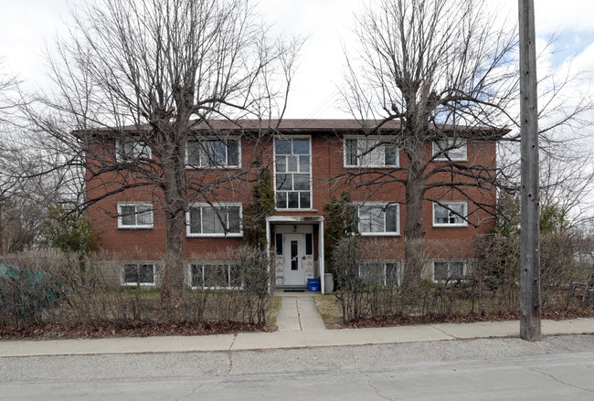 54 Bond St in Kitchener, ON - Building Photo - Primary Photo