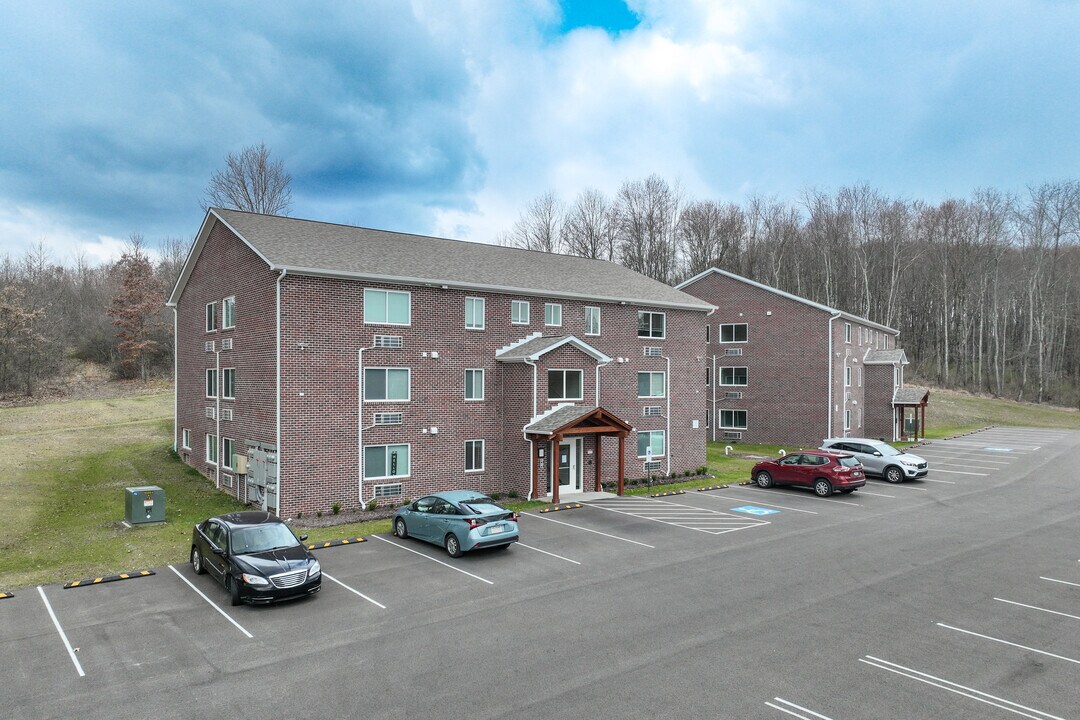 Hampshire Estates Apartments and Self Storage in Gibsonia, PA - Foto de edificio