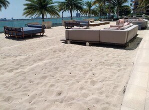 2900 NE 7th Ave in Miami, FL - Building Photo - Building Photo