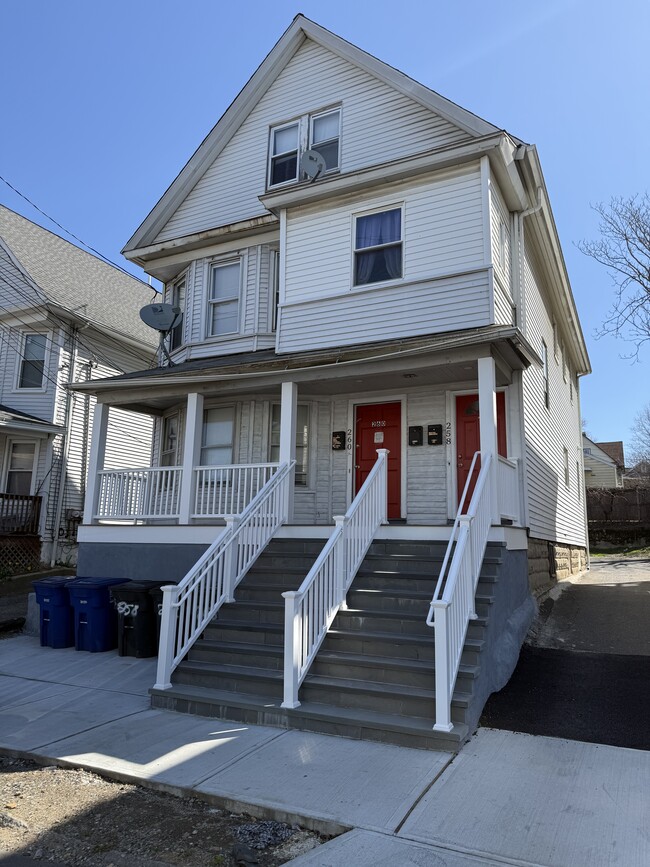 260 Sheridan St, Unit 2nd