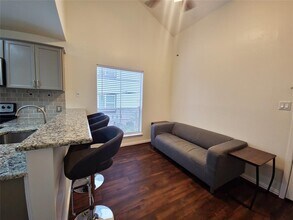2313 Longview St in Austin, TX - Building Photo - Building Photo