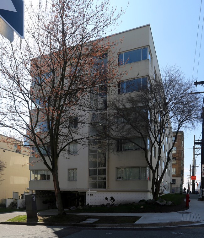 1080 Barclay St in Vancouver, BC - Building Photo - Building Photo