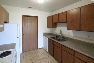 6818 W 1st Ave in Kennewick, WA - Building Photo - Building Photo