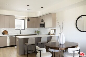 3849 Don Tomaso Dr in Los Angeles, CA - Building Photo - Building Photo