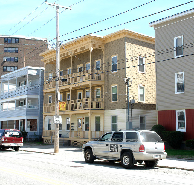 379 E School St in Woonsocket, RI - Building Photo - Building Photo