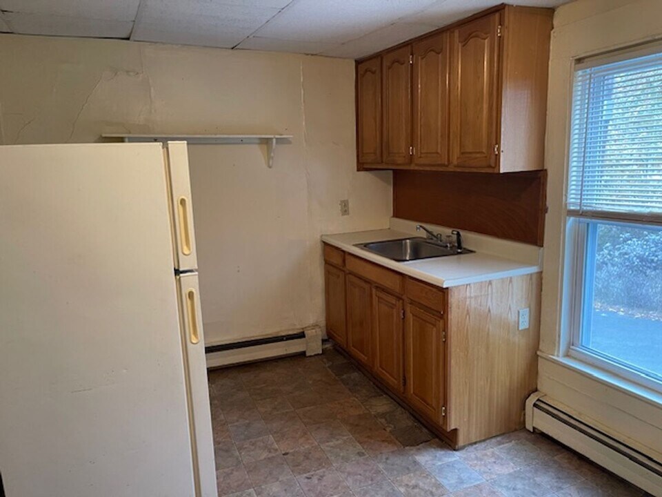 4 Laurel St-Unit -Unit A in Newport, NH - Building Photo