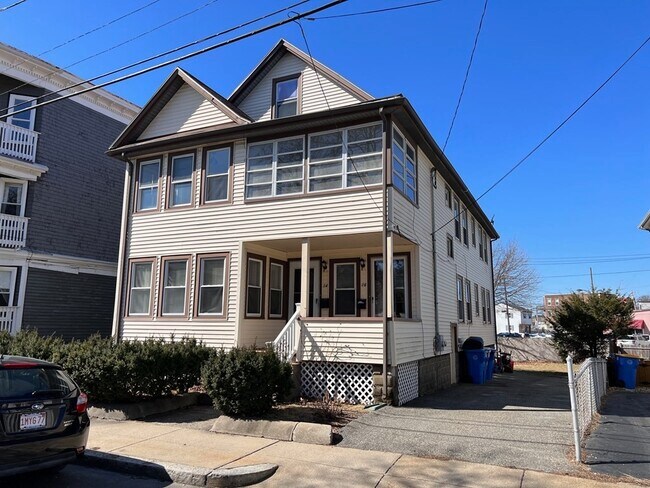 14 Beach Rd in Winthrop, MA - Building Photo - Building Photo