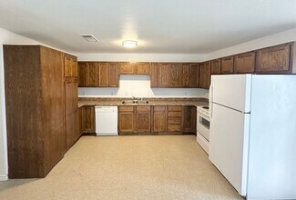 809 W Avenue D in Belton, TX - Building Photo - Building Photo